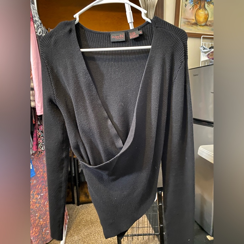 Shape-Fx Black Ribbed Top size medium